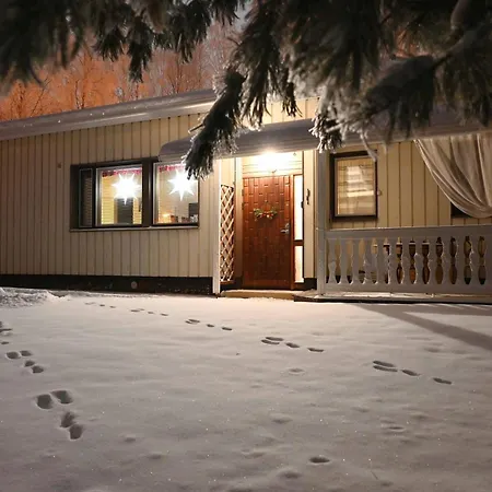 Arcticleaf, Private Parking, Sauna, Yard Villa