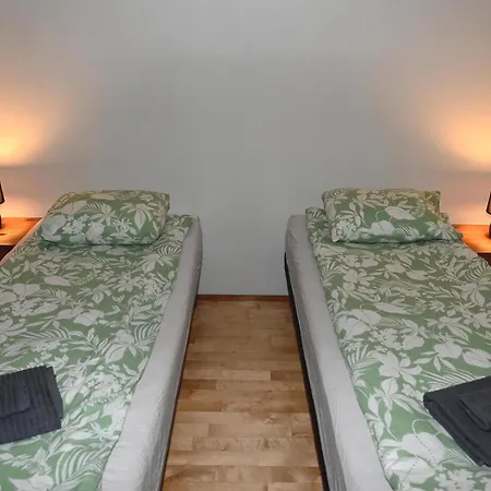 Villa Arcticleaf, Private Parking, Sauna, Yard *