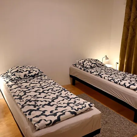 Arcticleaf, Private Parking, Sauna, Yard Villa
