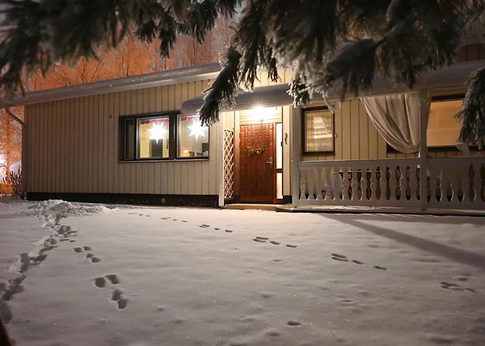 Lehti, Piha, Pysaekoeinti, Sauna Βίλα